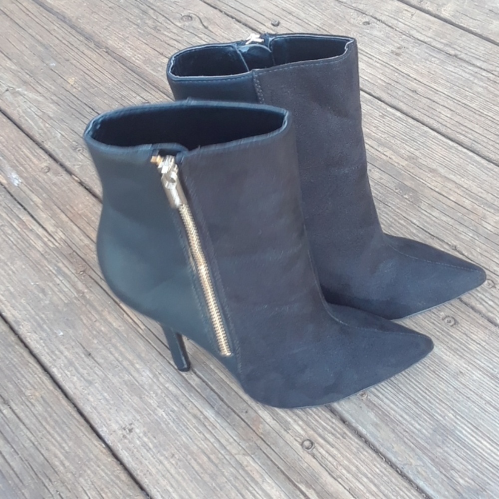 Jennifer Lopez Vaquera Ankle Boot
